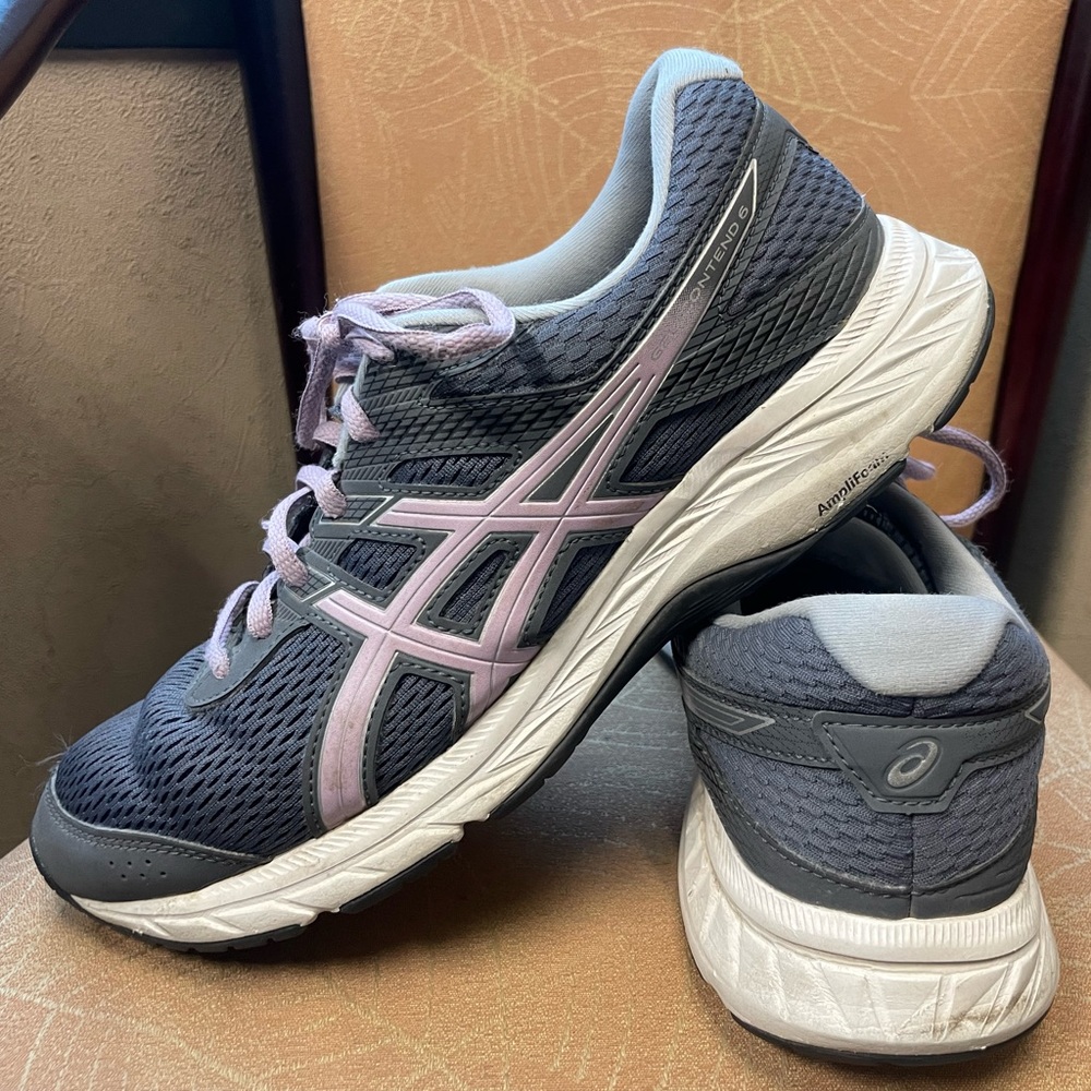 ASICS Gel Contend 6 ladies running shoes in good used condition, size 9 1/2